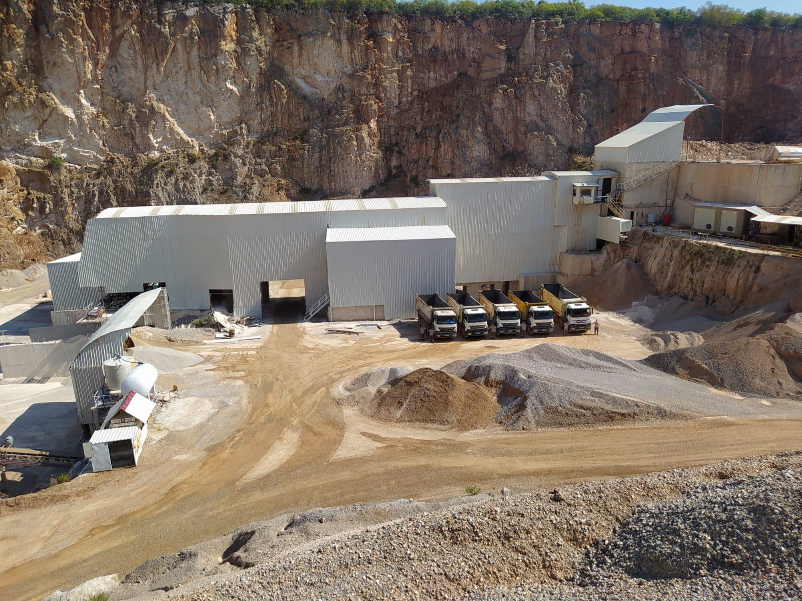 Bemaş Urla aggregate stockyard and crushing screening plant